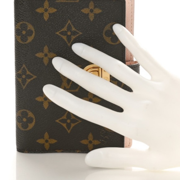 Louis Vuitton wallet agenda passport cover monogram LV koala pm pink interior - Picture 17 of 17